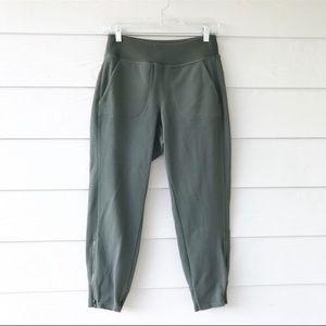 Athleta Azur Capri Joggers Green Size S